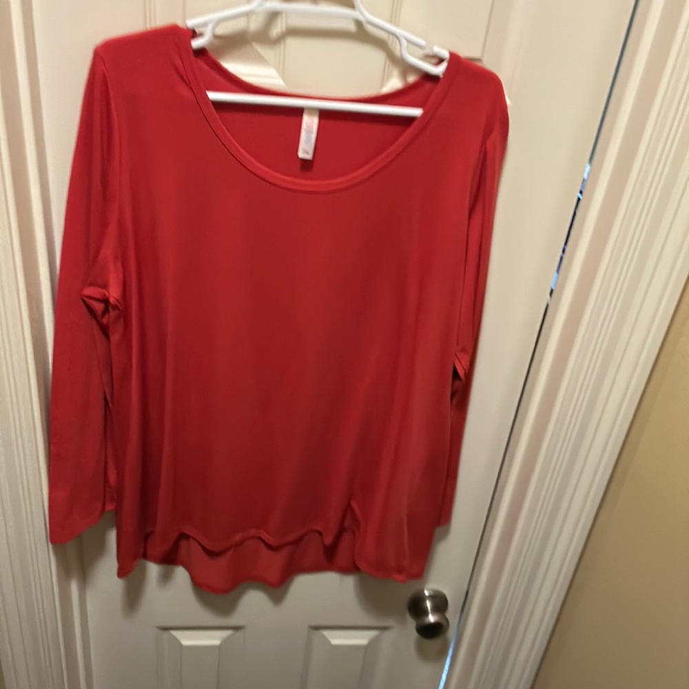 Red lularoe lynnae size 2x